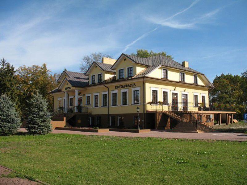 Hotel Rytwiany Exterior photo